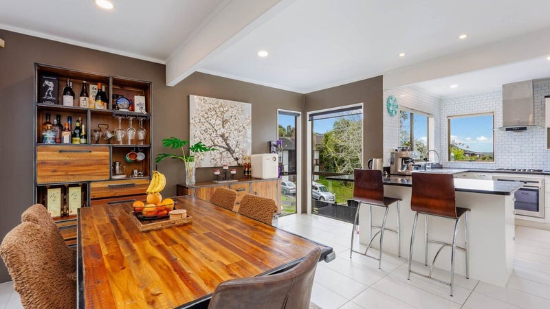 7 Jeanette Place, Mairangi Bay, Auckland - Carousel 1