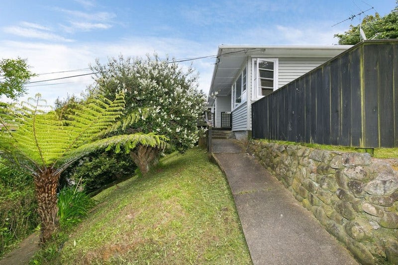 165A Newlands Road, Newlands, Wellington - Carousel 2