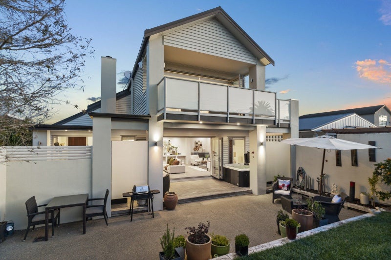 39 Williamson Avenue, Belmont, Auckland - Carousel 24