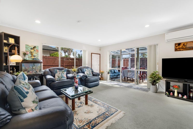 87 Golfland Drive, Golflands, Auckland - Carousel 2