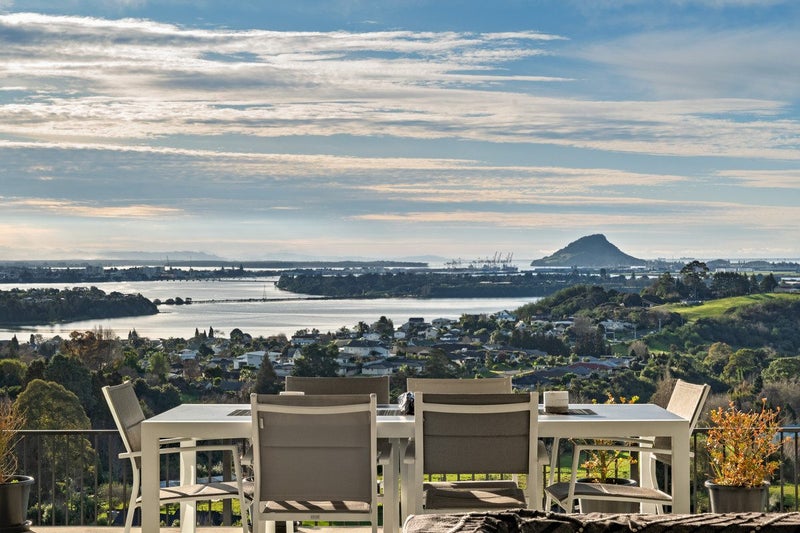 42 Oceana Drive, Welcome Bay, Tauranga - Carousel 1