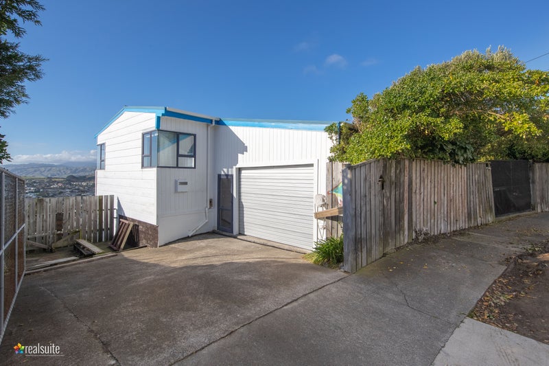 40 Pikarere Street, Titahi Bay, Porirua - Carousel 2