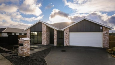 22 Vintry Drive, Huapai, Kumeu - Carousel 1