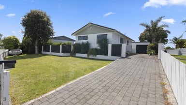 151 Windermere Drive, Poike, Tauranga - Carousel 1