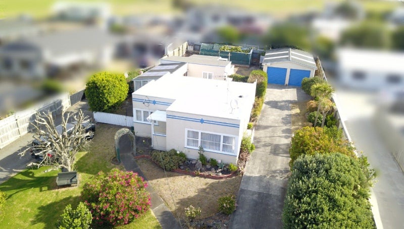 16 Seabury Avenue, Foxton Beach, Foxton - Carousel 2