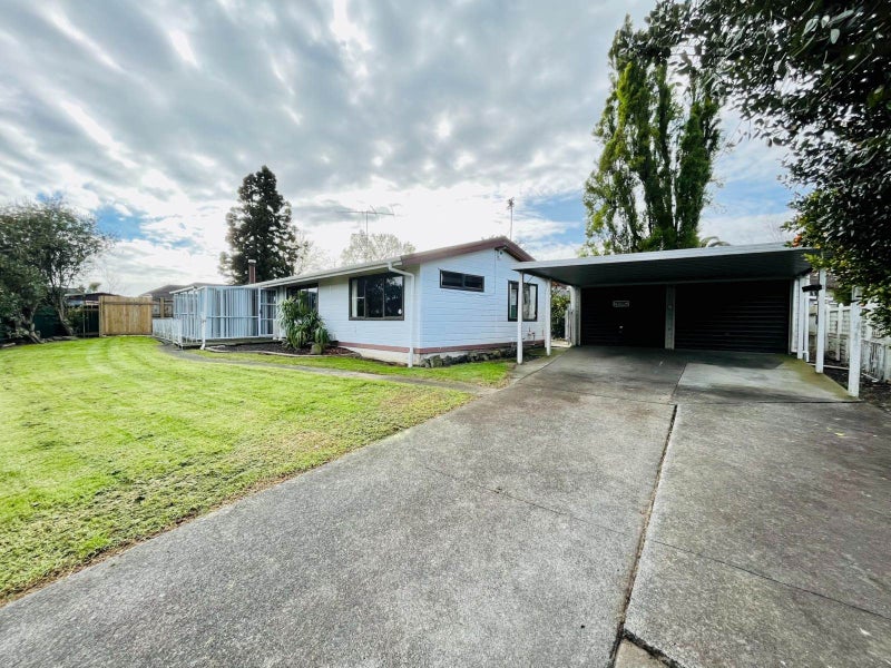 6 Chantal Place, Red Hill, Papakura - Carousel 1