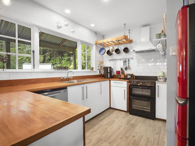 10 Prebble Grove, Naenae, Lower Hutt - Carousel 2