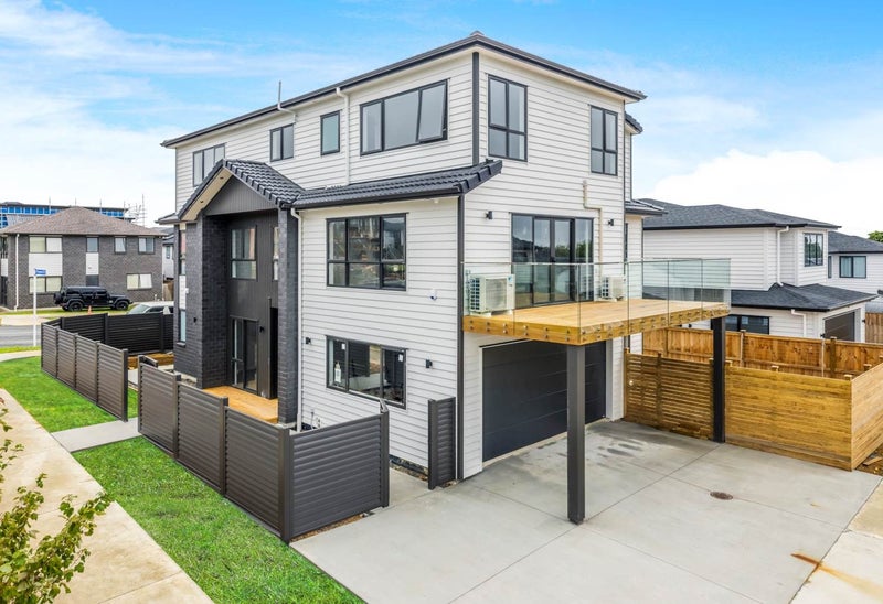 2 Morepork Street, Flat Bush, Auckland - Carousel 1