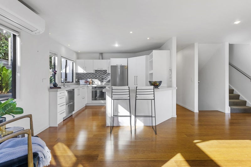 7 Comins Crescent, Mission Bay, Auckland - Carousel 2