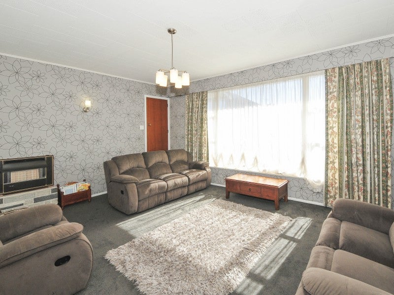 282A Stokes Valley Road, Stokes Valley, Lower Hutt - Carousel 1