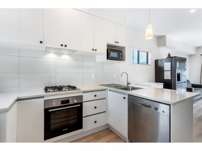 3B Sheralee Place, Bucklands Beach, Auckland - Carousel 2