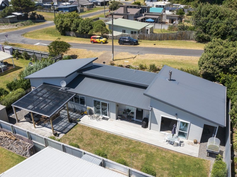 5 Mack Street, Foxton Beach, Foxton - Carousel 1