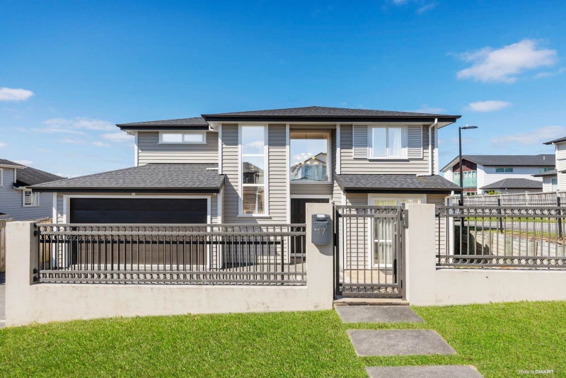 17 Lagonda Rise, Oteha, Auckland - Carousel 1