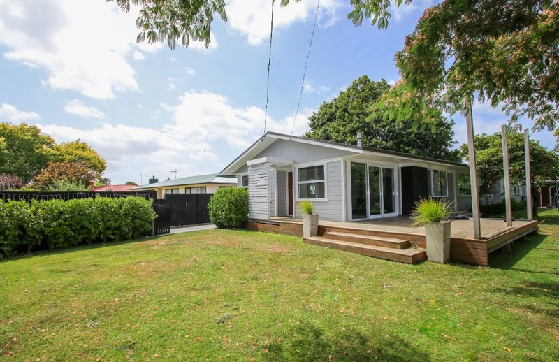 28 Pulham Crescent, Queenwood, Hamilton - Carousel 1