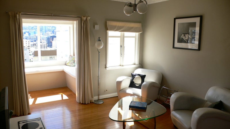 8/1 Earls Terrace, Mount Victoria, Wellington - Carousel 1