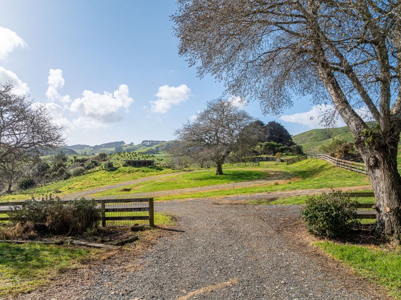 1 Dixon Road, Fitzroy, Hamilton - Carousel 2