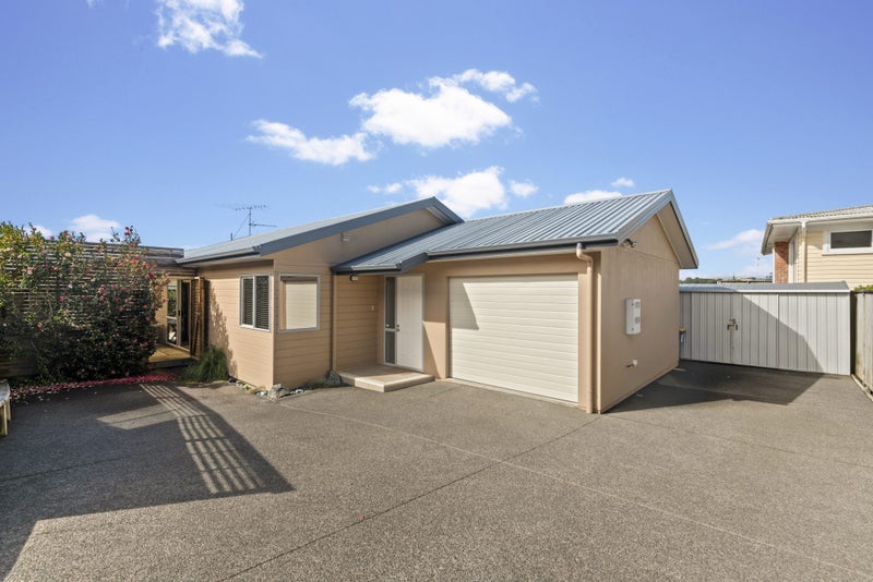 8A Hauraki Crescent, Pinehill, Auckland - Carousel 2