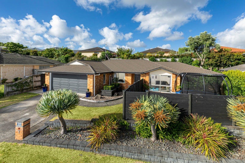 7 Thomas Hamer Place, Greenhithe, Auckland - Carousel 1
