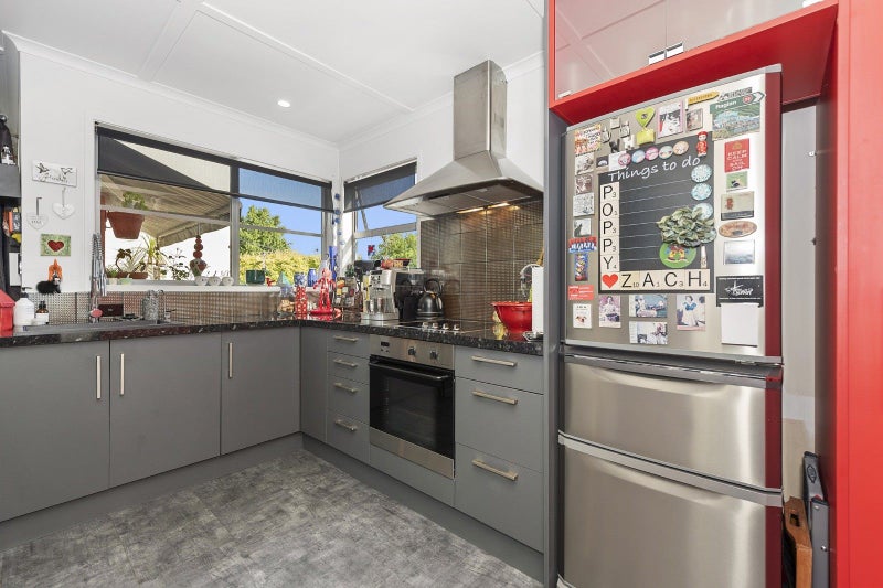 23B Richmond Street, Whitiora, Hamilton - Carousel 2