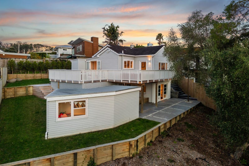 16 School Road, Morningside, Auckland - Carousel 1