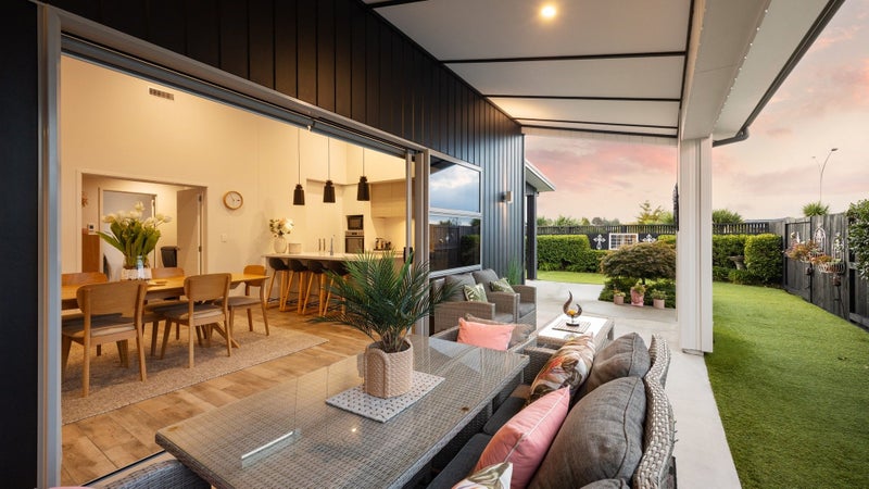 35 Capper Crescent, Chartwell, Hamilton - Carousel 1