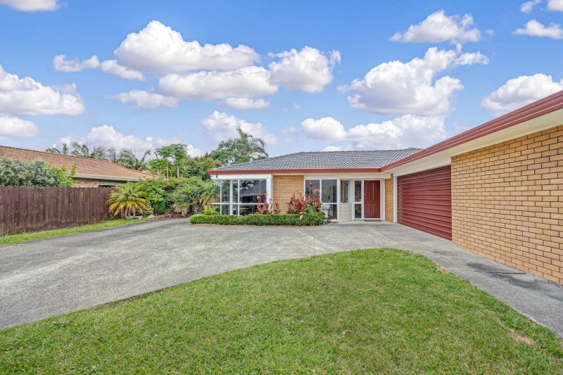 27 Eiger Place, Northpark, Auckland - Carousel 2