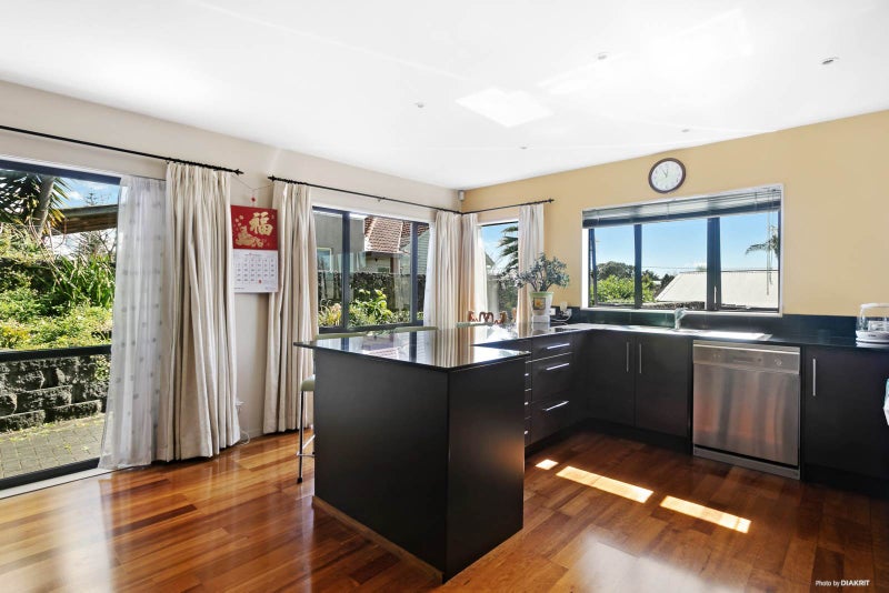 27A Waiohua Road, Greenlane, Auckland - Carousel 2