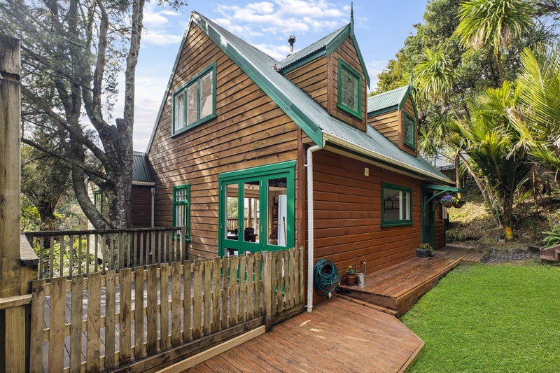 74 Laingholm Drive, Laingholm, Auckland - Carousel 1