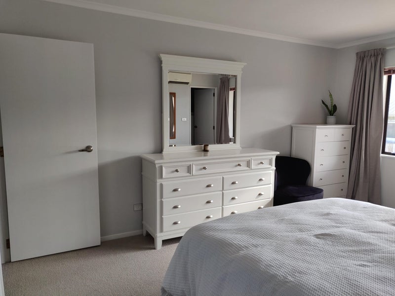 7 Silhouette Way, Western Heights, Hamilton - Carousel 1