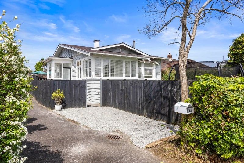 24A Jersey Avenue, Mount Albert, Auckland - Carousel 1