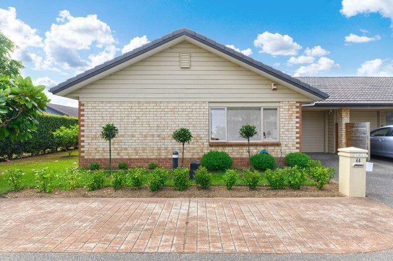 44/1 Piriti Drive, Te Atatu Peninsula, Auckland - Carousel 1