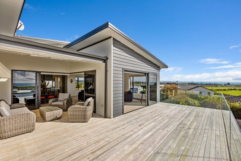 3A Sunset Street, Bell Block, New Plymouth - Carousel 1