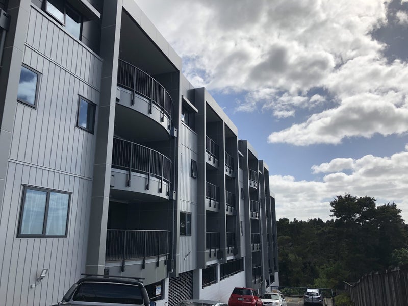 8/241 Hinemoa Street, Birkenhead, Auckland - Carousel 1