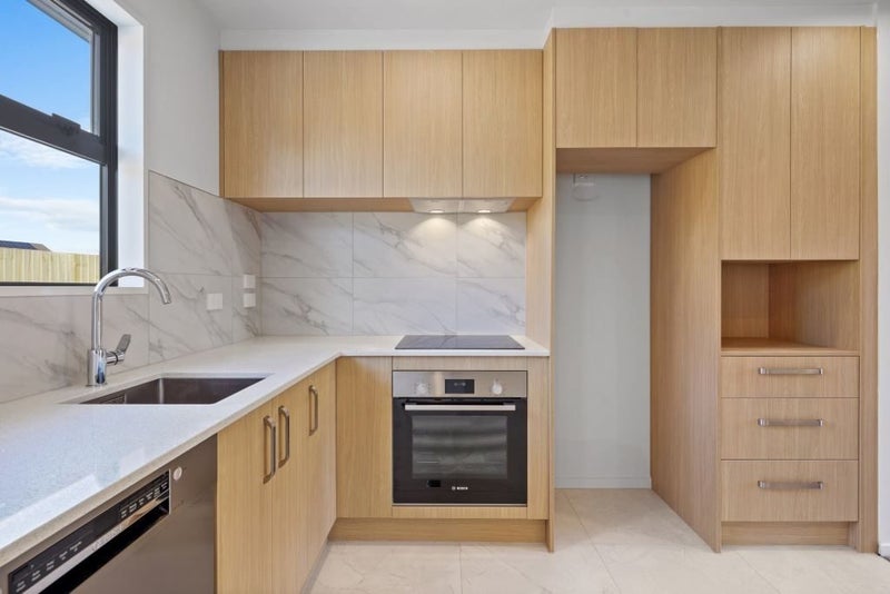 5/2 Huia Street, Riccarton, Christchurch - Carousel 2