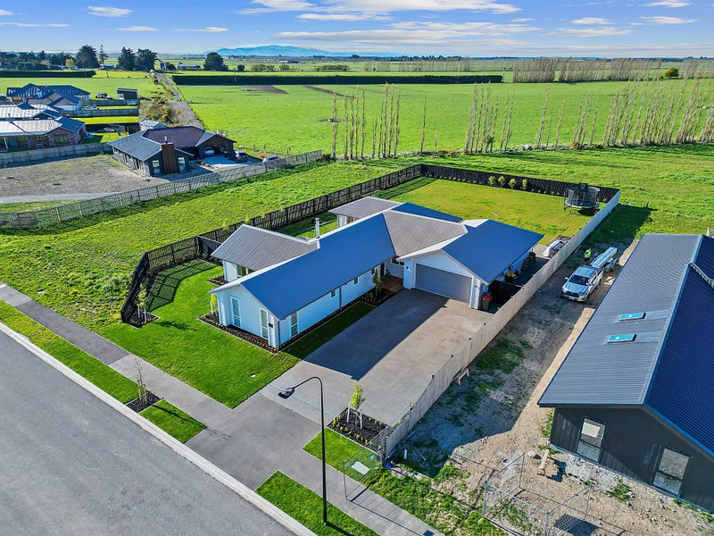 31 Suffolk Drive, Kirwee, Kirwee - Carousel 1