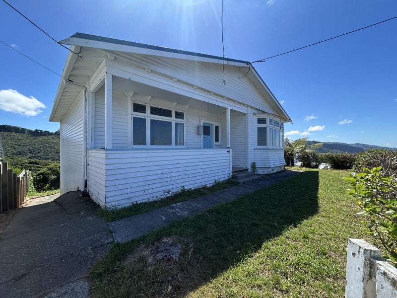 12 Karepa Street, Brooklyn, Wellington - Carousel 1
