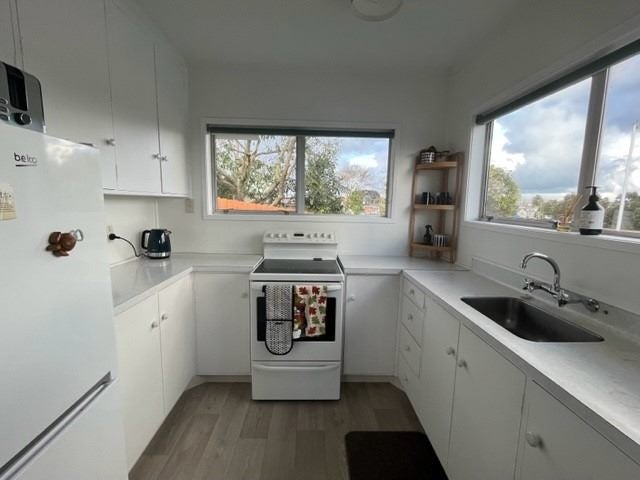 15 Glenfield Place, Brookfield, Tauranga - Carousel 2