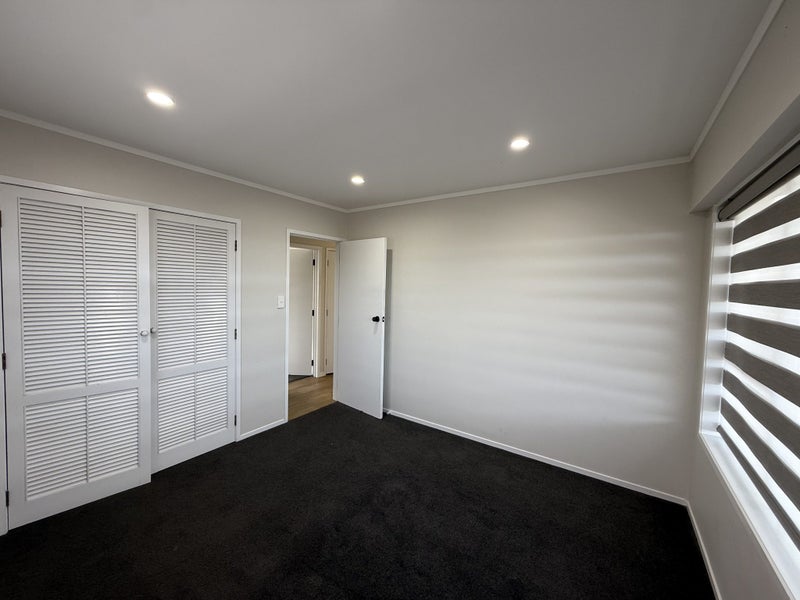 24 Widmore Drive, Massey, Auckland - Carousel 20
