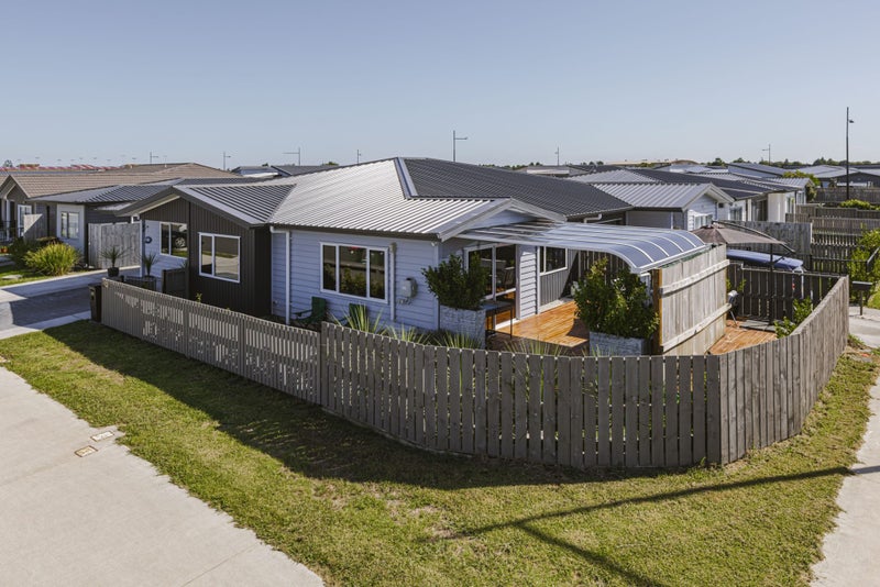 26 Kapowai Boulevard, Takanini, Auckland - Carousel 2