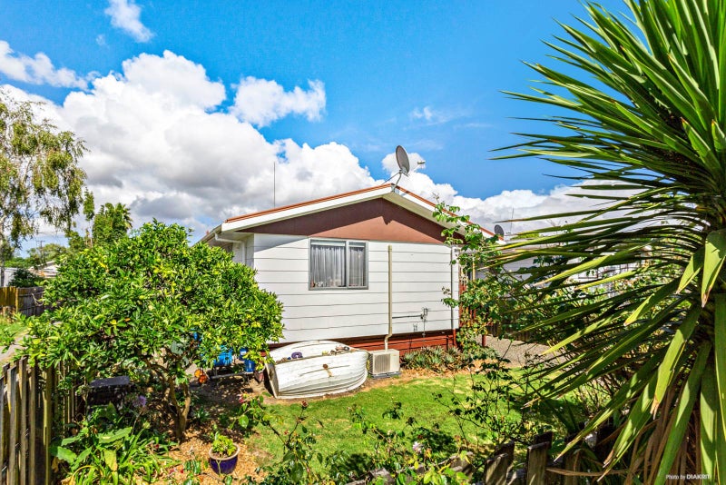 1/18 Te Moau Avenue, Parakai, Helensville - Carousel 1