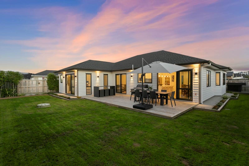 8 Lewis Younie Road, Kumeu - Carousel 2