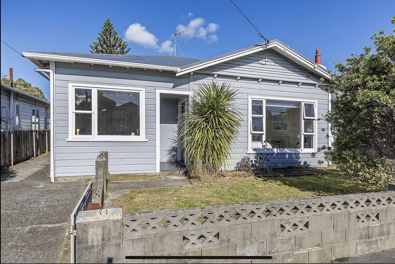 216 Coutts Street, Rongotai, Wellington - Carousel 1