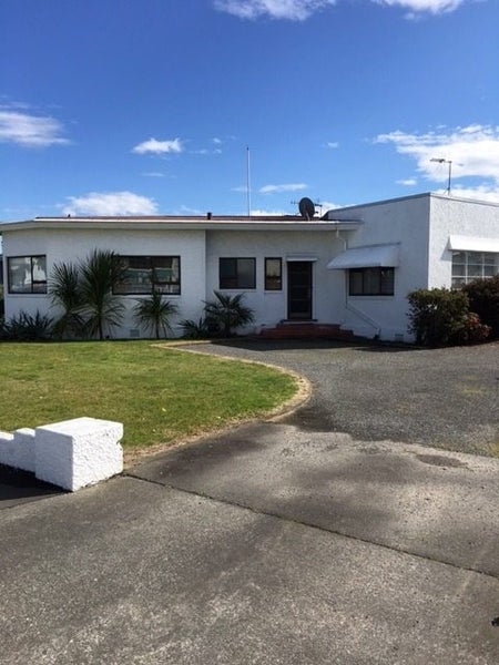 1/21 Douglas McLean Avenue, MAREWA, NAPIER - Carousel 1