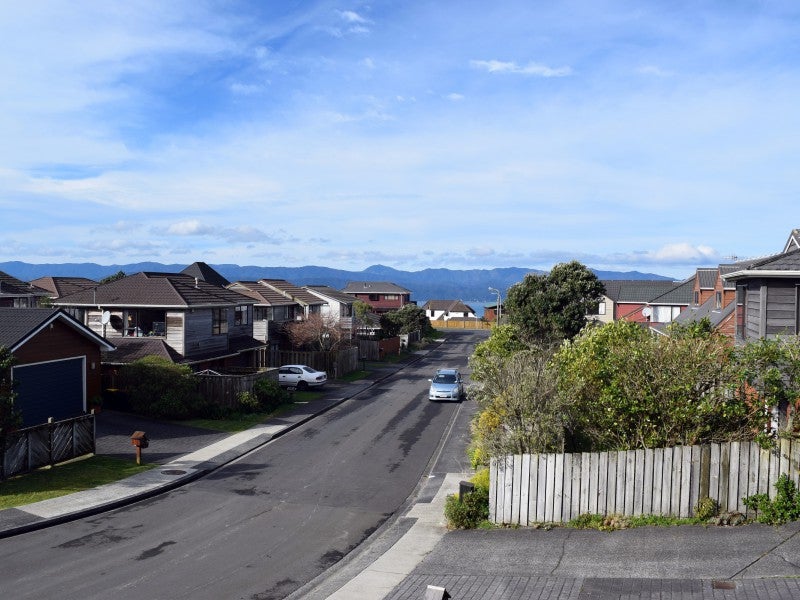 13 Shastri Terrace, Khandallah, Wellington - Carousel 12