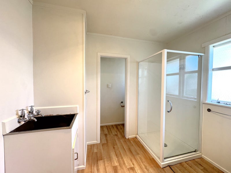 2/1 King Edward Avenue, Epsom, Auckland - Carousel 2