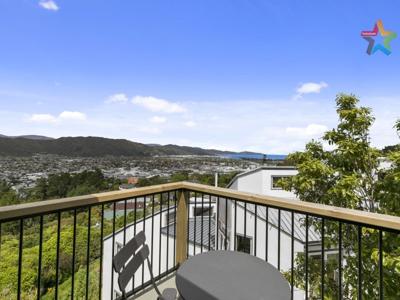 2/22 Matuhi Street, Tirohanga, Lower Hutt - Carousel 1