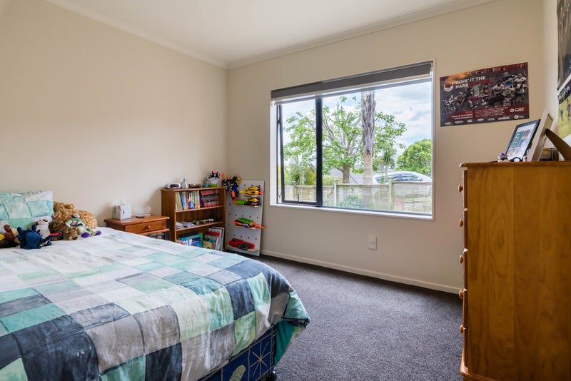 22 Pyrite Street, Westgate, Auckland - Carousel 20