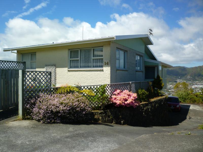 14 Taieri Crescent, Kelson, Lower Hutt - Carousel 1