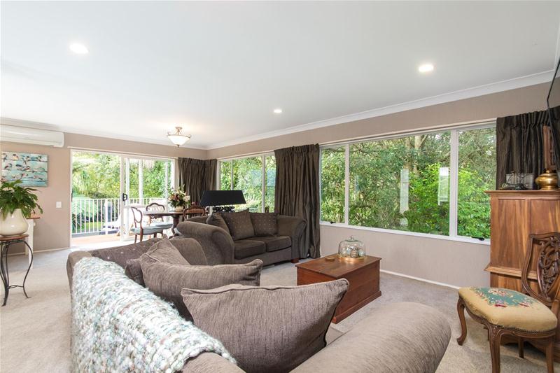 2/12 Vireya Court, Goodwood Heights, Auckland - Carousel 2