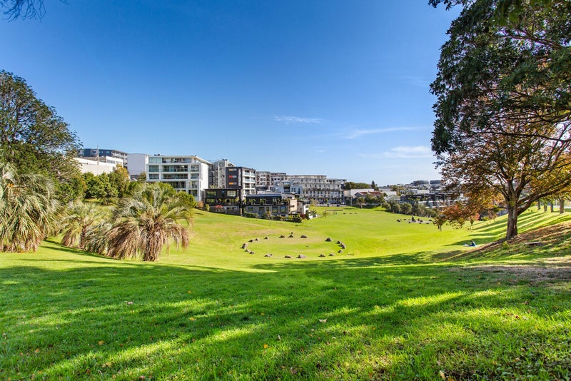 2E/14 Exmouth Street, Eden Terrace, Auckland - Carousel 2